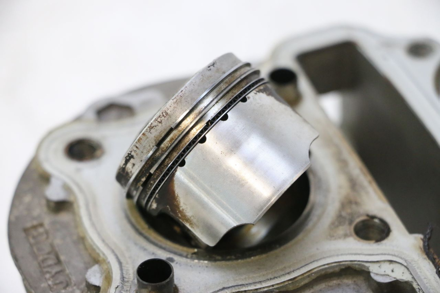 photo de CYLINDRE PISTON PEUGEOT KISBEE 4T 50 (2010 - 2017) - Focus structure