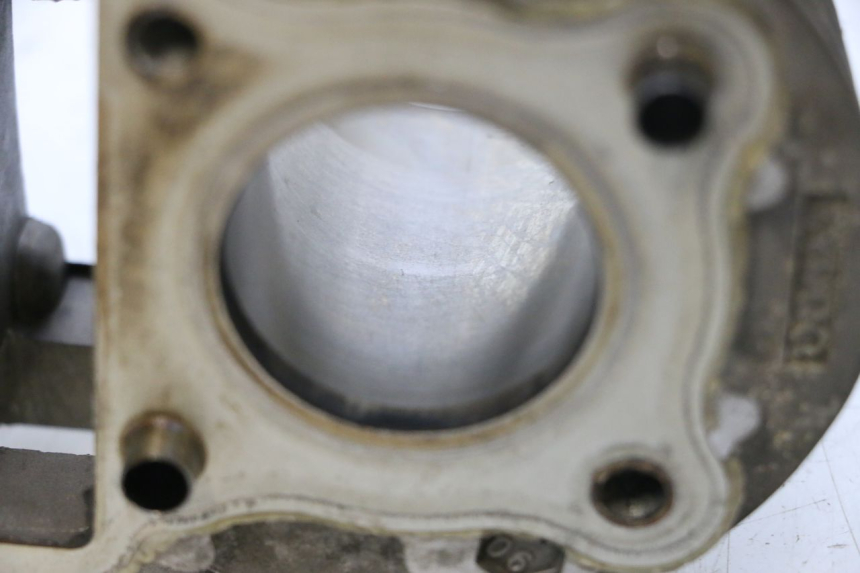 photo de CYLINDRE PISTON PEUGEOT KISBEE 4T 50 (2010 - 2017) - Gros plan technique