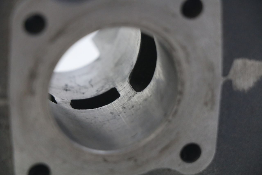 photo de CYLINDRE PISTON PEUGEOT LUDIX 50 (2008 - 2017)