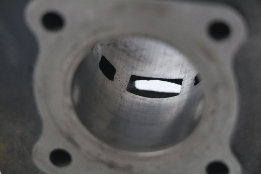 photo de CYLINDRE PISTON PEUGEOT LUDIX 50 (2008 - 2017)