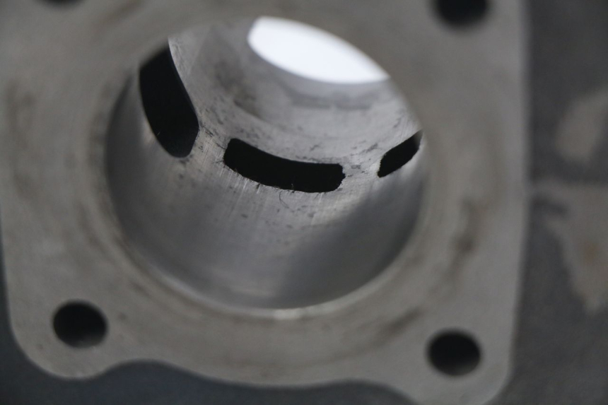 photo de CYLINDRE PISTON PEUGEOT LUDIX 50 (2008 - 2017)