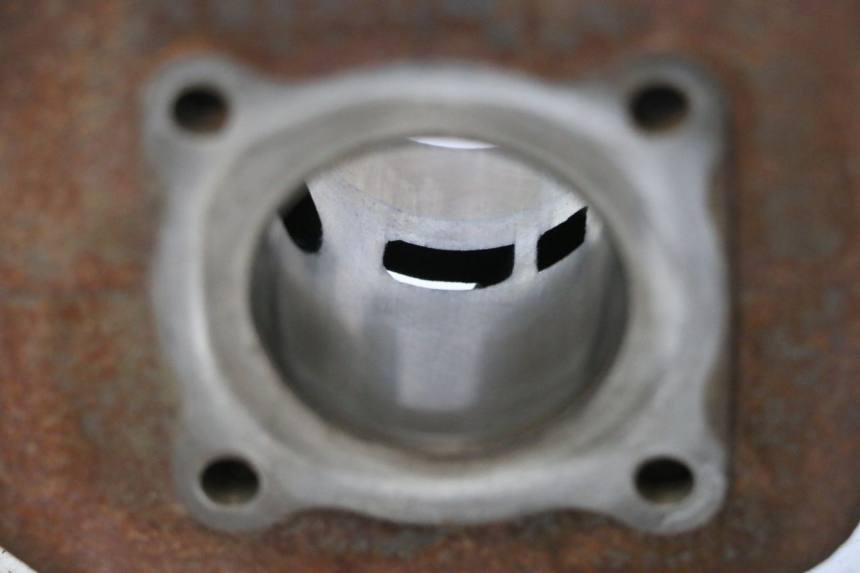 photo de CYLINDRE PISTON PEUGEOT LUDIX 50 (2005 - 2007) - Vue d’ensemble