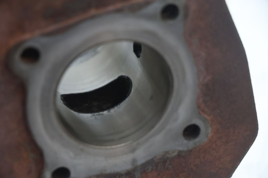 photo de CYLINDRE PISTON PEUGEOT LUDIX ONE 50 (2004 - 2013) - Vue rapprochée