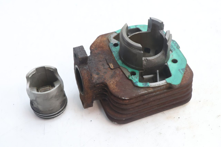 photo de CYLINDRE PISTON PEUGEOT LUDIX ONE 50 (2004 - 2013) - Zoom état d’usage
