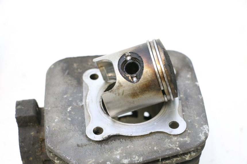 photo de CYLINDRE PISTON PEUGEOT LUDIX ONE 50 (2004 - 2013) - Vue rapprochée