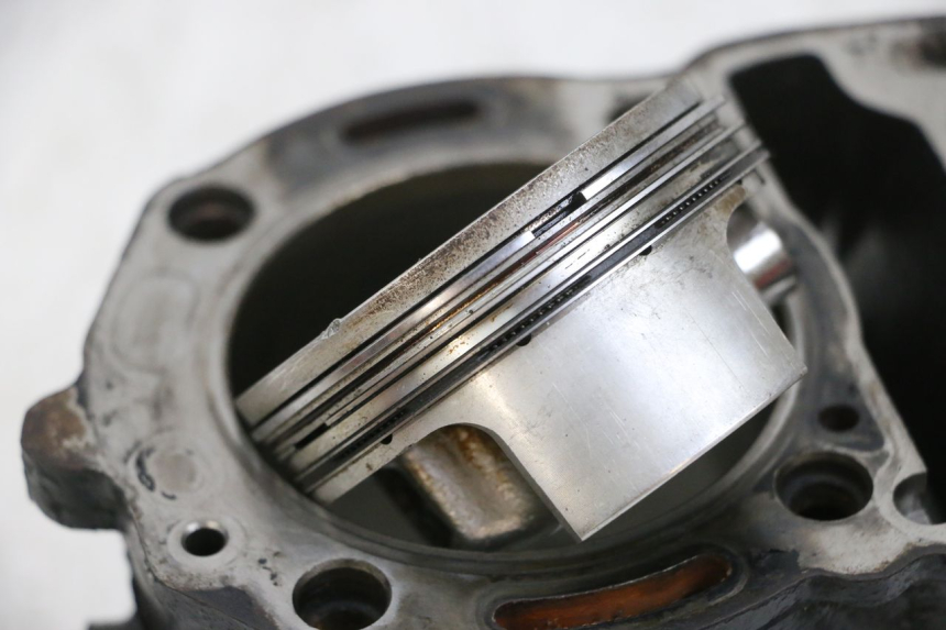 photo de CYLINDRE PISTON PIAGGIO MP3 RL 250 (2007 - 2010) - Vue rapprochée