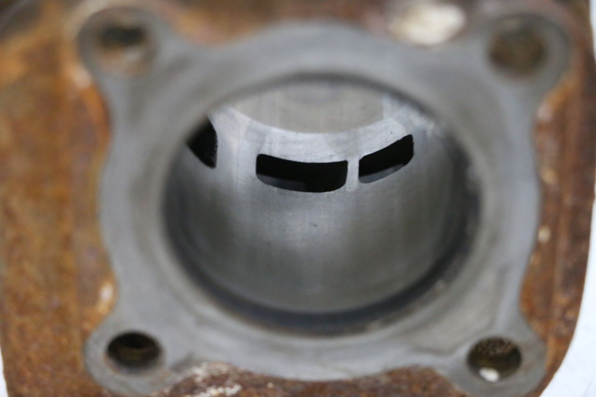 photo de CYLINDRE PISTON YAMAHA NEO'S NEOS 2T 50 (1998 - 2007) - Points de fixation