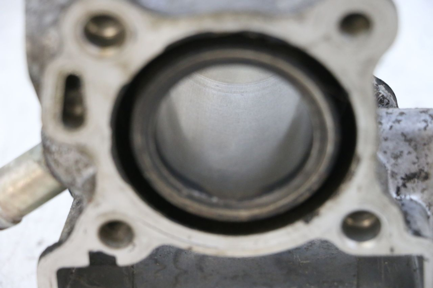 photo de CYLINDRE PISTON YAMAHA NEOS NEO'S 4T 50 (2008 - 2016) - Gros plan technique