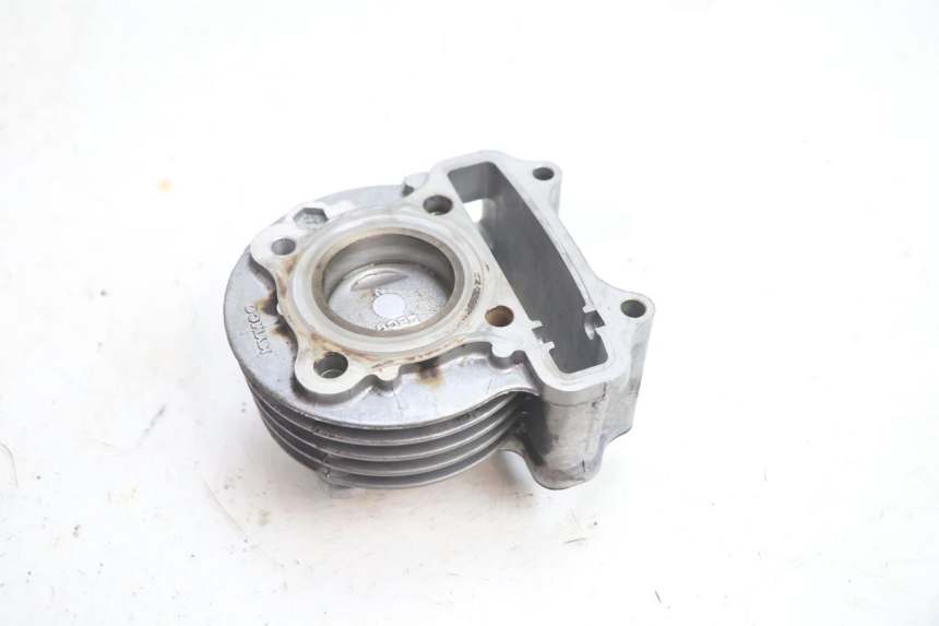 photo de CYLINDRE PISTON KYMCO LIKE 4T 50 (2019 - 2025) - Gros plan technique