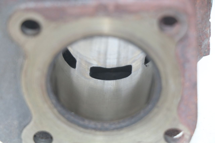 photo de CYLINDRE PISTON MBK OVETTO 2T 50 (2007 - 2017) - Zoom état d’usage