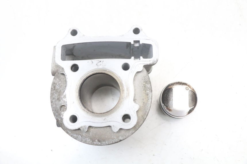 photo de CYLINDRE PISTON PEUGEOT KISBEE 4T 50 (2010 - 2017)