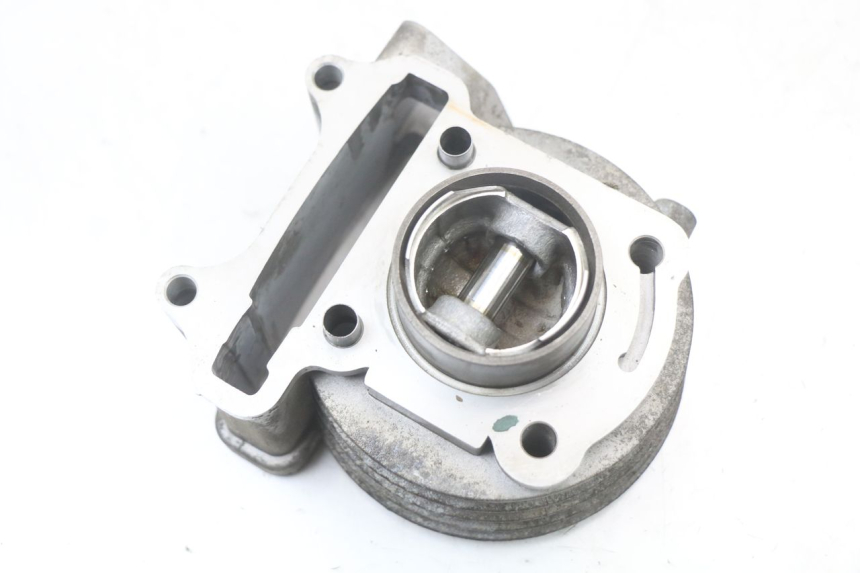 photo de CYLINDRE PISTON PEUGEOT KISBEE 4T 50 (2010 - 2017)