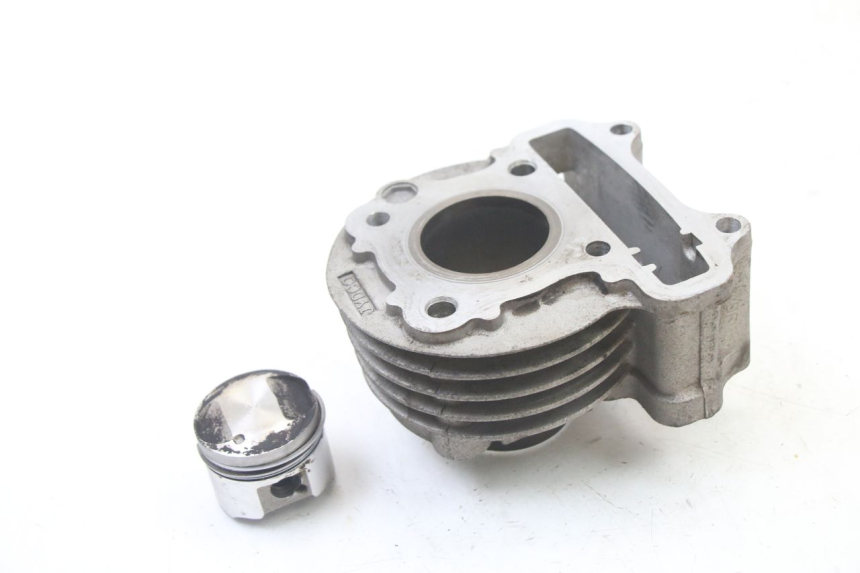 photo de CYLINDRE PISTON PEUGEOT KISBEE 4T 50 (2010 - 2017)