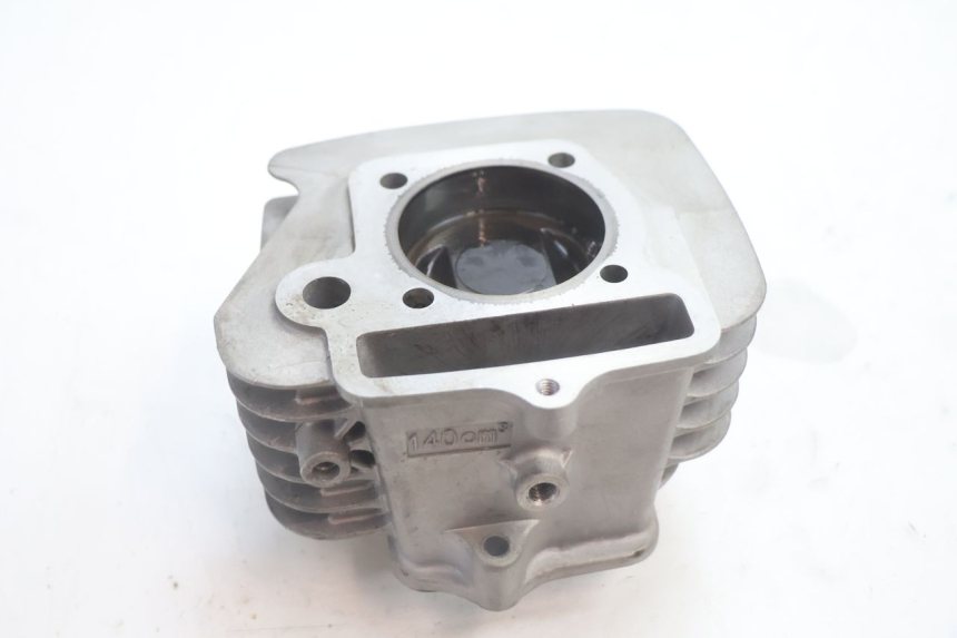 photo de CYLINDRE PISTON APOLLO RFZ 140 - Autre angle de vue