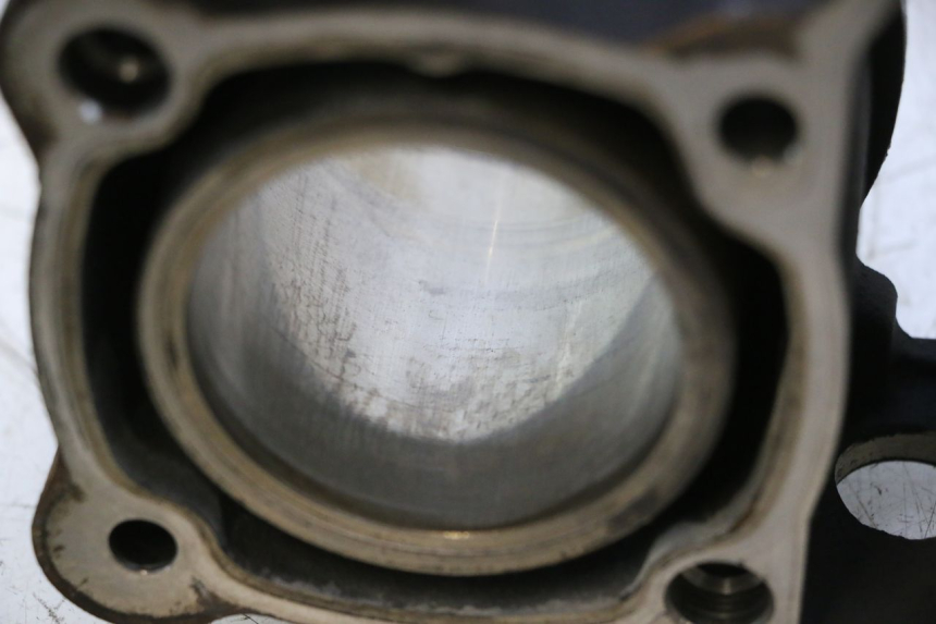 photo de CYLINDRE PISTON PEUGEOT SATELIS 125 (2006 - 2009) - État de surface
