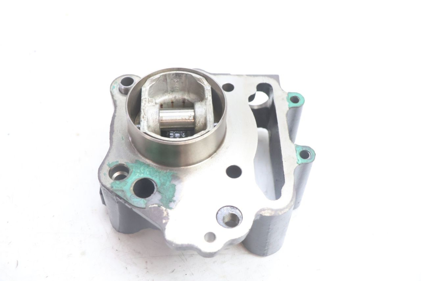 photo de CYLINDRE PISTON PEUGEOT SATELIS 125 (2006 - 2009) - Gros plan technique