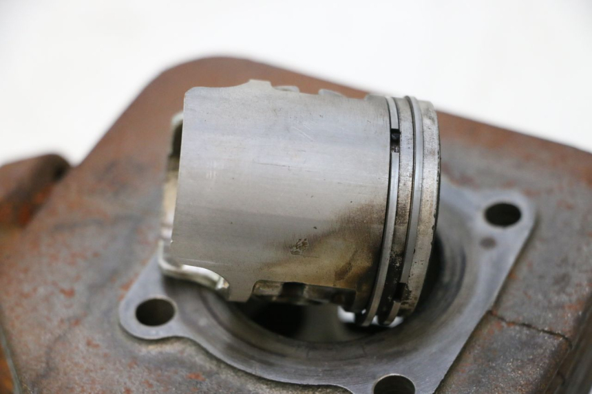 photo de CYLINDRE PISTON PEUGEOT SPEEDFIGHT 2 AC 50 (2000 - 2009) - Focus structure