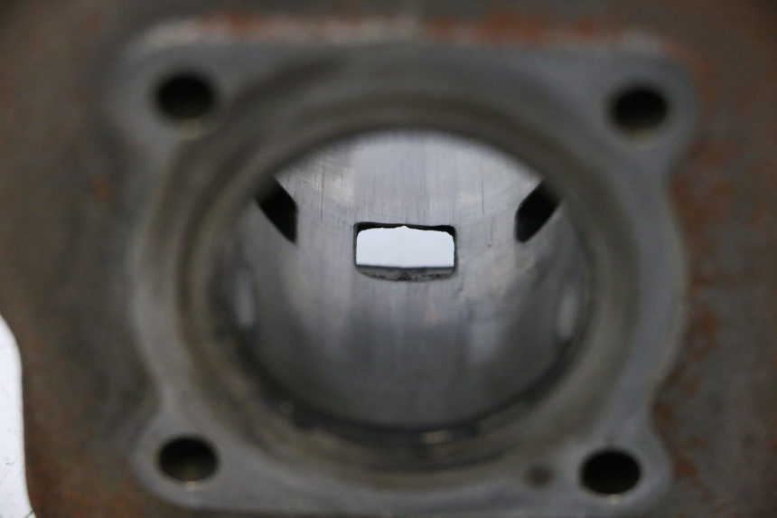 photo de CYLINDRE PISTON PEUGEOT SPEEDFIGHT 2 AC 50 (2000 - 2009) - État de surface