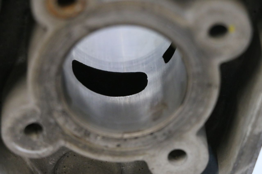 photo de CYLINDRE PISTON PEUGEOT SPEEDFIGHT LC 50 (1996 - 2002) - Points de fixation