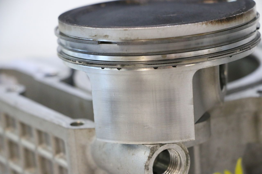 photo de CYLINDRE PISTON CAN-AM SPYDER RS 1000 (2008 - 2012) - Gros plan technique