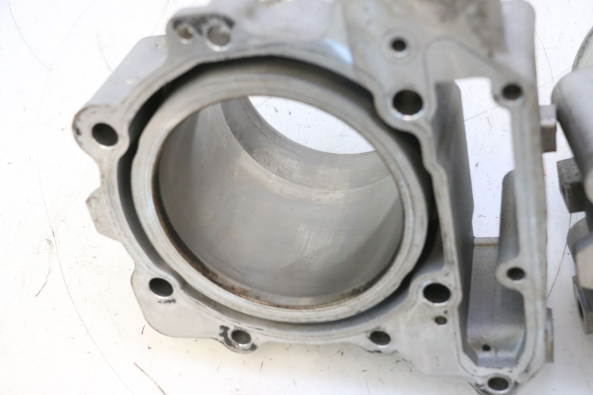 photo de CYLINDRE PISTON CAN-AM SPYDER RS 1000 (2008 - 2012) - Gros plan technique