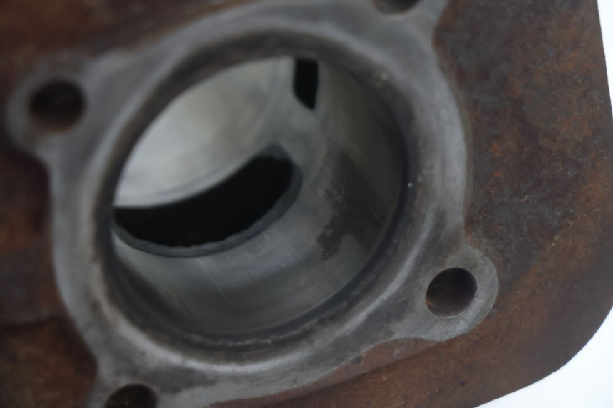 photo de CYLINDRE PISTON MBK STUNT NAKED 50 (2004 - 2018) - Détails caractéristiques