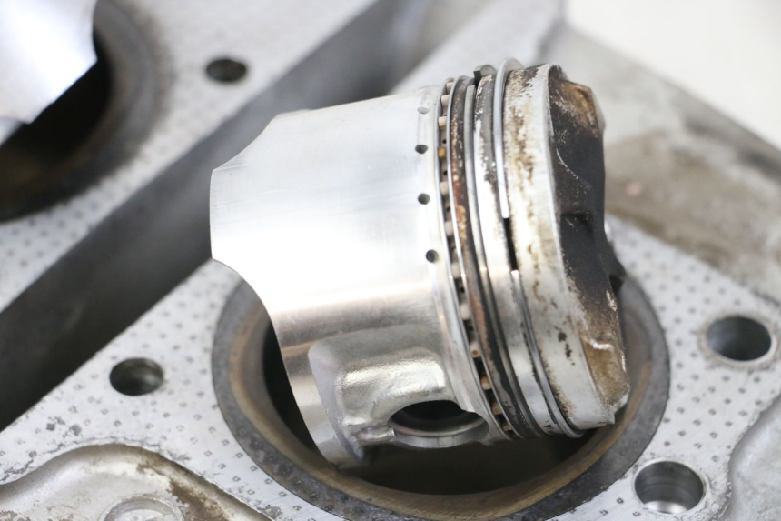 photo de CYLINDRE PISTON SUZUKI GSX E 250 (1982 - 1983)