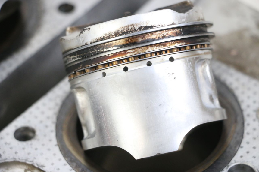 photo de CYLINDRE PISTON SUZUKI GSX E 250 (1982 - 1983)