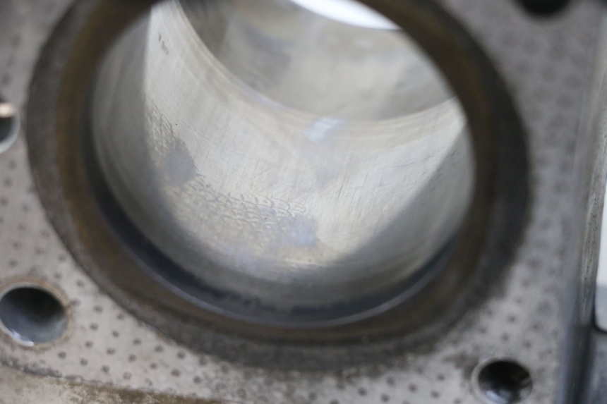 photo de CYLINDRE PISTON SUZUKI GSX E 250 (1982 - 1983)