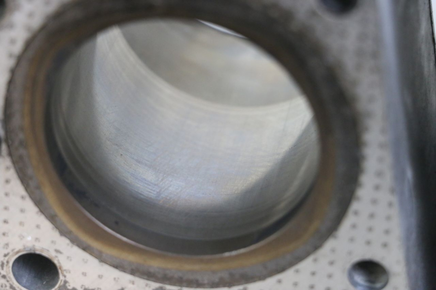 photo de CYLINDRE PISTON SUZUKI GSX E 250 (1982 - 1983)