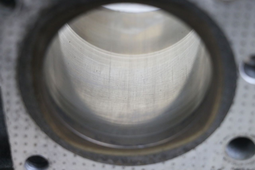 photo de CYLINDRE PISTON SUZUKI GSX E 250 (1982 - 1983)