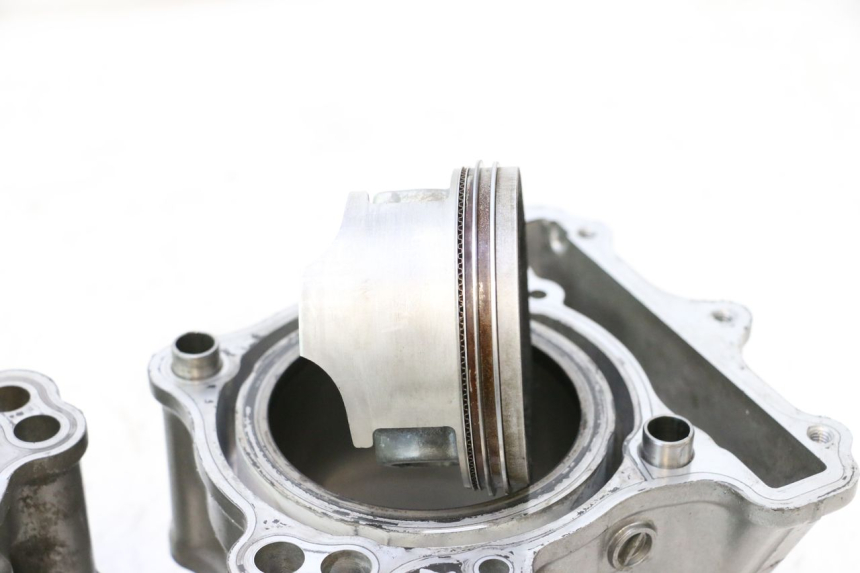 photo de CYLINDRE PISTON SUZUKI SV S 650 (1999 - 2002) - Détails caractéristiques
