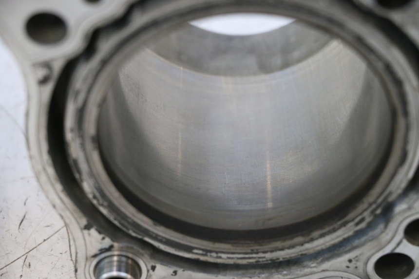 photo de CYLINDRE PISTON SUZUKI SV S 650 (1999 - 2002) - Points de fixation