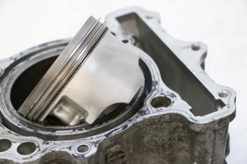 photo de CYLINDRE PISTON SUZUKI SV S 650 (2003 - 2009) - Zoom composants