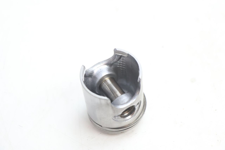 photo de CYLINDRE PISTON PEUGEOT TREKKER 50 (1995 - 2004) - Angle alternatif