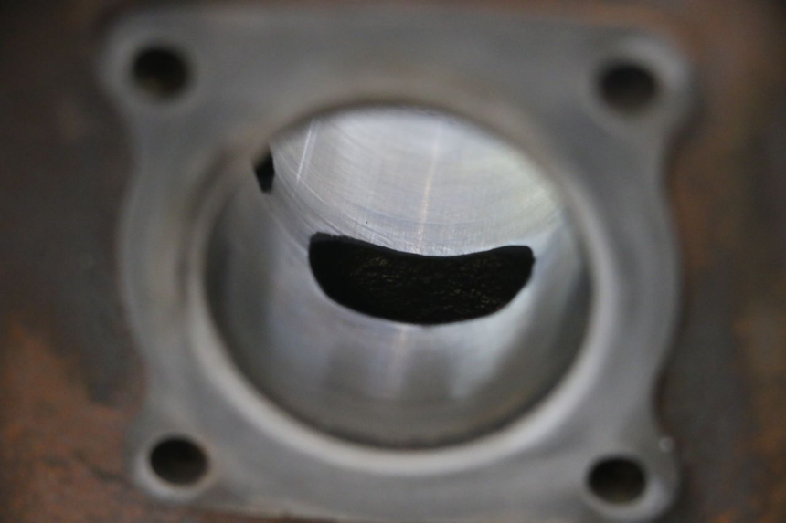 photo de CYLINDRE PISTON PEUGEOT VIVACITY NEW 2T 50 (2008 - 2017) - Points de fixation