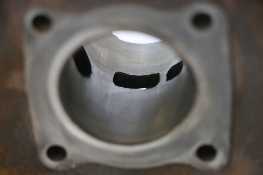 photo de CYLINDRE PISTON PEUGEOT VIVACITY NEW 2T 50 (2008 - 2017) - État de surface