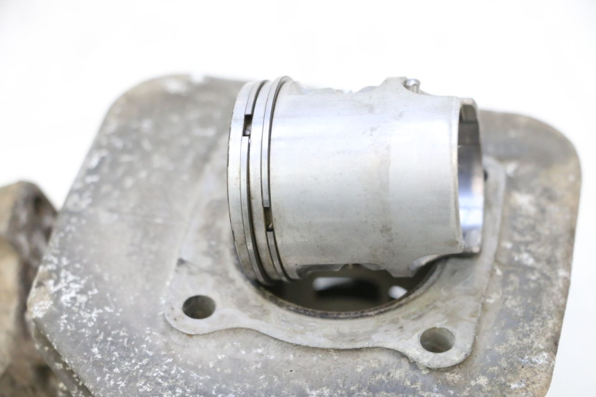 photo de CYLINDRE PISTON PEUGEOT VIVACITY 50 (1998 - 2003) - Angle alternatif