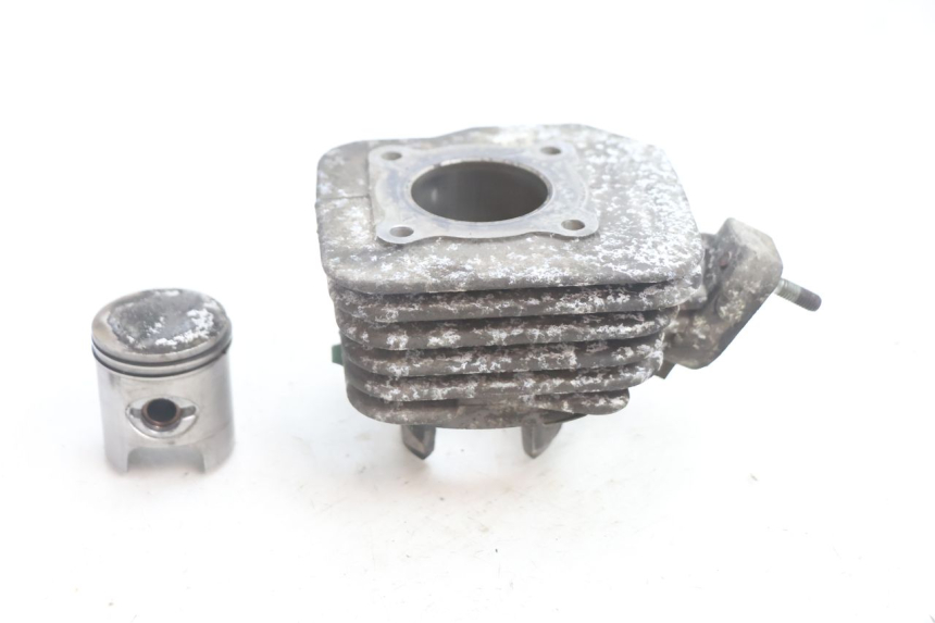 photo de CYLINDRE PISTON PEUGEOT VIVACITY 50 (2004 - 2009) - Détail de la pièce