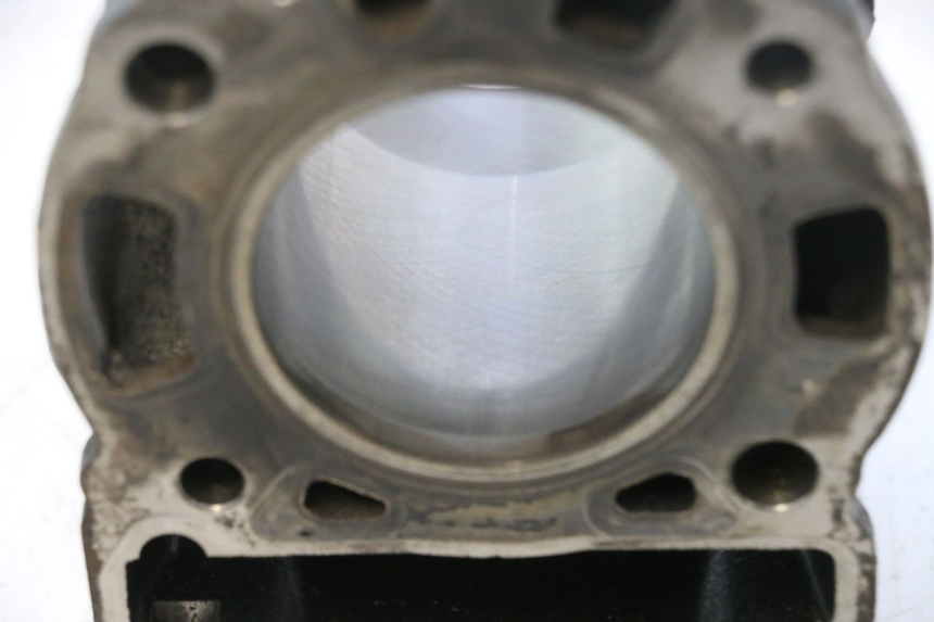 photo de CYLINDRE PISTON PIAGGIO X9 EVOLUTION 125 (2003 - 2007) - Vue rapprochée