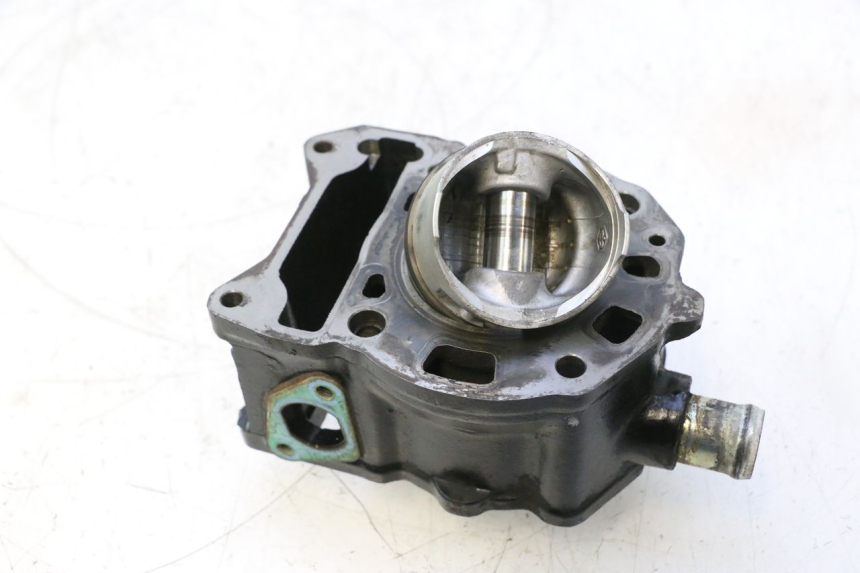 photo de CYLINDRE PISTON PIAGGIO X9 EVOLUTION 125 (2003 - 2007) - Autre angle de vue