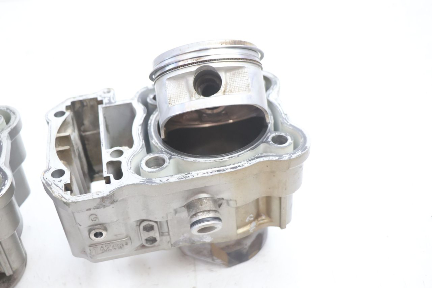photo de CYLINDRE PISTON HONDA XRV AFRICA TWIN 750 (1990 - 1992) - Zoom état d’usage