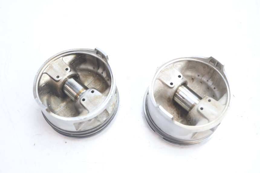 photo de CYLINDRE PISTON HONDA XRV AFRICA TWIN 750 (1990 - 1992) - Autre angle de vue