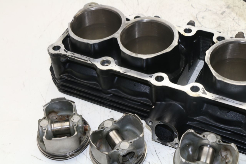 photo de CYLINDRE PISTON YAMAHA FZS FAZER 600 (1998 - 2001)