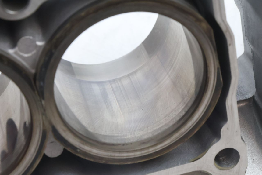 photo de CYLINDRE PISTON KAWASAKI ZZR 600 (1995 - 2004) - Détails caractéristiques
