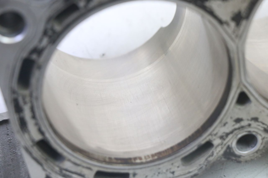 photo de CYLINDRE YAMAHA TDM ABS 900 (2002 - 2014) - Vue d’ensemble