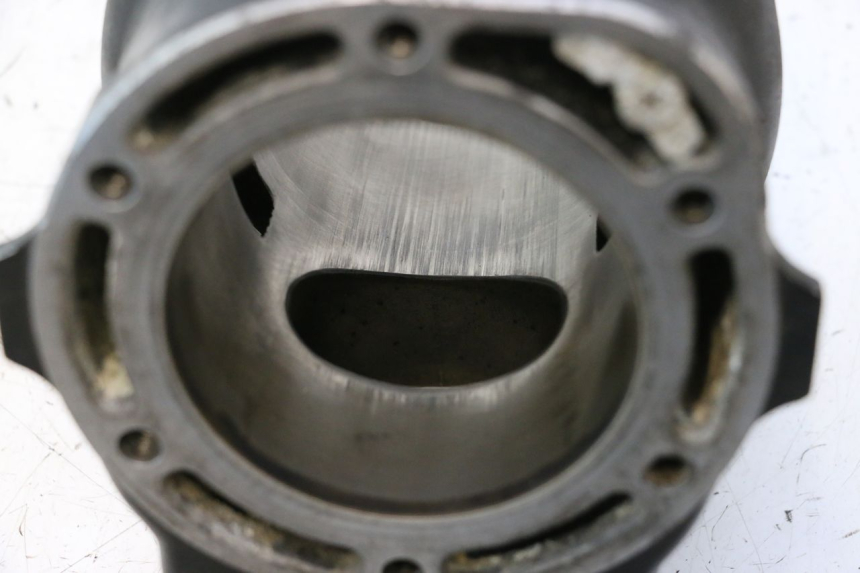 photo de CYLINDRE YAMAHA WAVE RUNNER GP R 1200 (2000 - 2003) - Détails caractéristiques