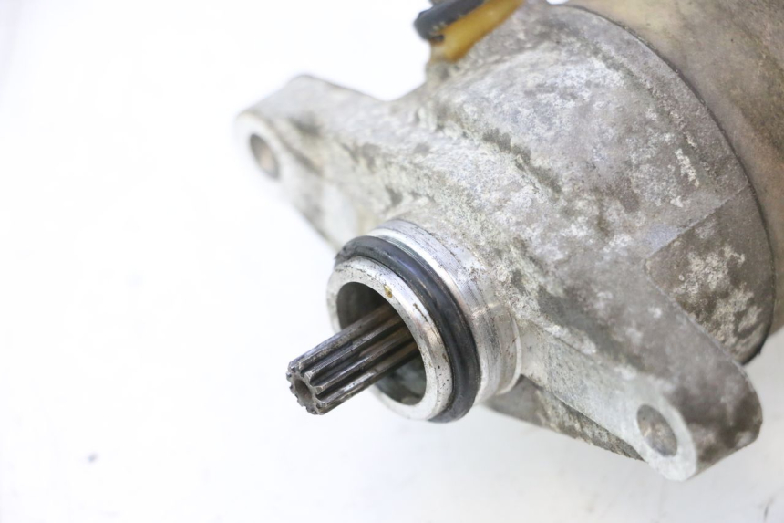 photo de DEMARREUR PEUGEOT KISBEE 4T 50 (2023 - 2026) - Gros plan technique