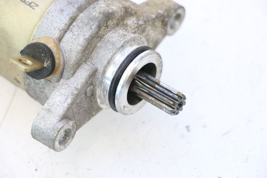 photo de DEMARREUR TNT MOTOR ROMA 12' 2T 50 (2007 - 2018) - Gros plan technique