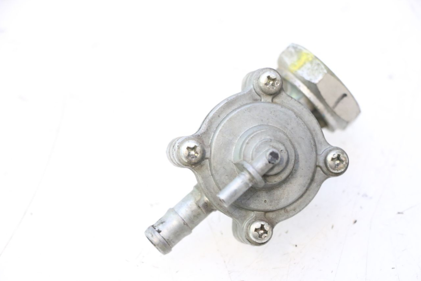 photo de DEPRESSION RESERVOIR HONDA CB F HORNET 600 (2005 - 2006) - Autre angle de vue